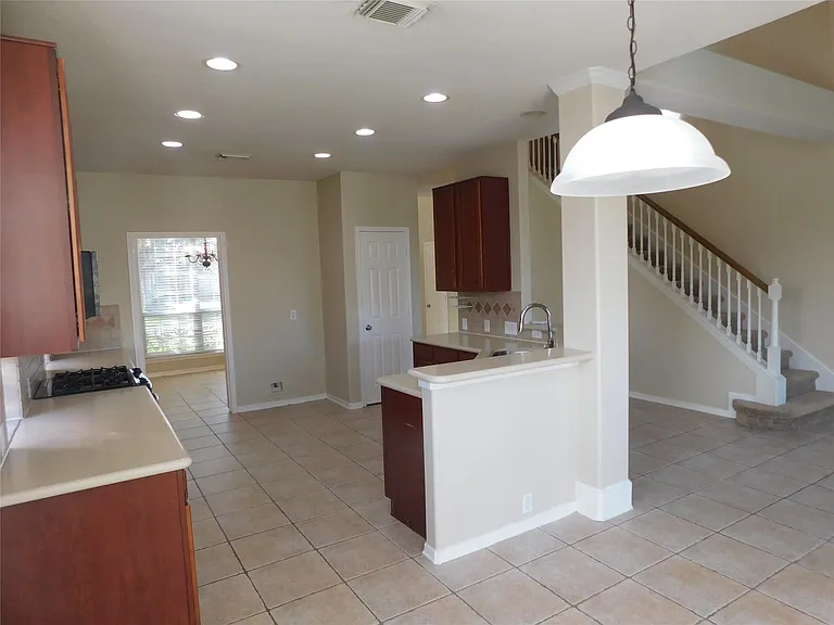 2511 Sunlight Ln — Photo 6