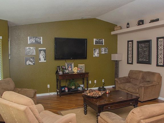 4th image of 9545 Del Mar Ave