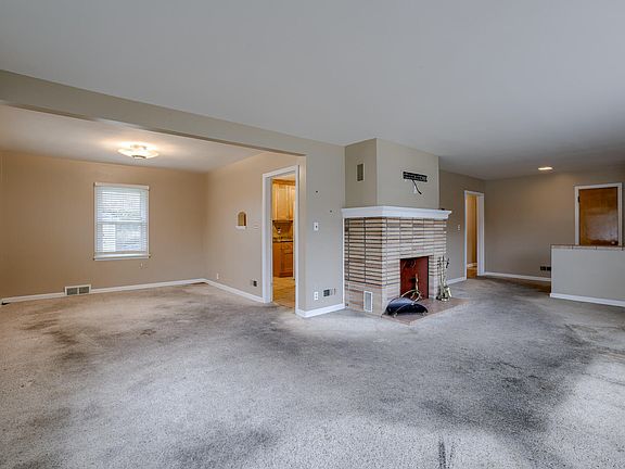 4th image of 38 Midland Dr