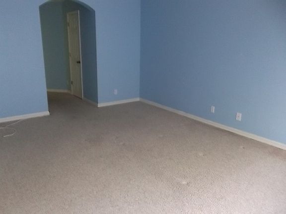 4th image of 15056 Savannah Dr