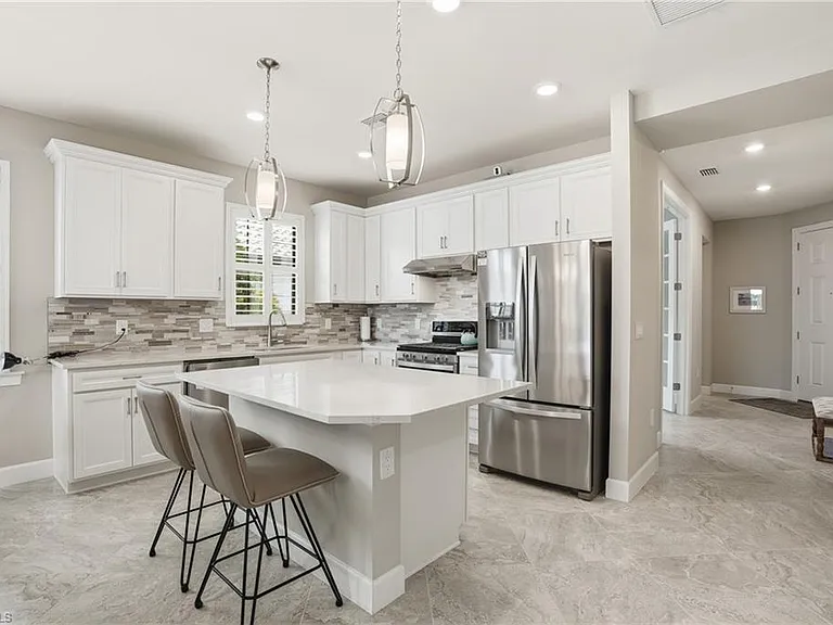 12361 Canal Grande Dr — Photo 10