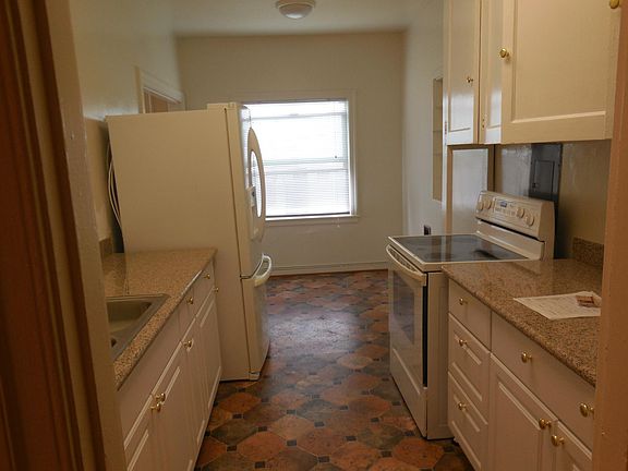 3rd image of 610 E 19th St APT 208