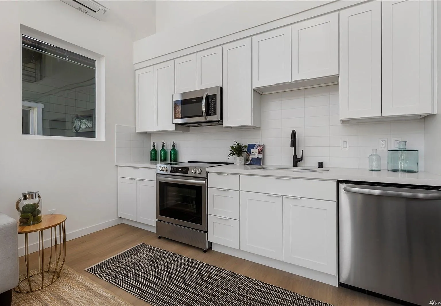 3 bed, 1500 sqft, $3,750 — Photo 2