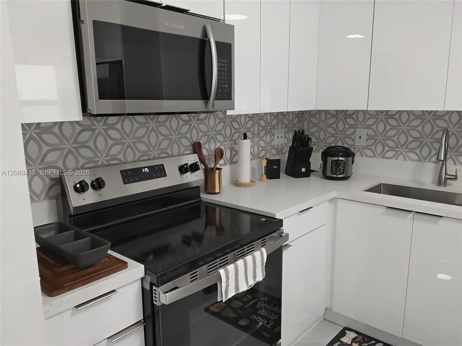Carol City 3rd Addn — Photo 1