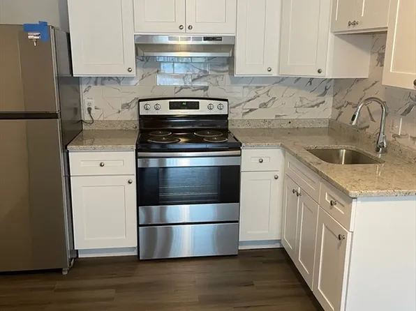 572 Cummins Hwy APT 1, Mattapan, MA 02126