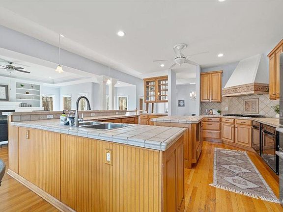 3rd image of 5781 Catawba Ct