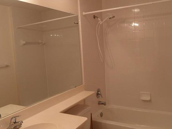 4th image of 5274 Bowline Ct #101