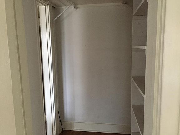 3rd image of 2517 Grove Cir