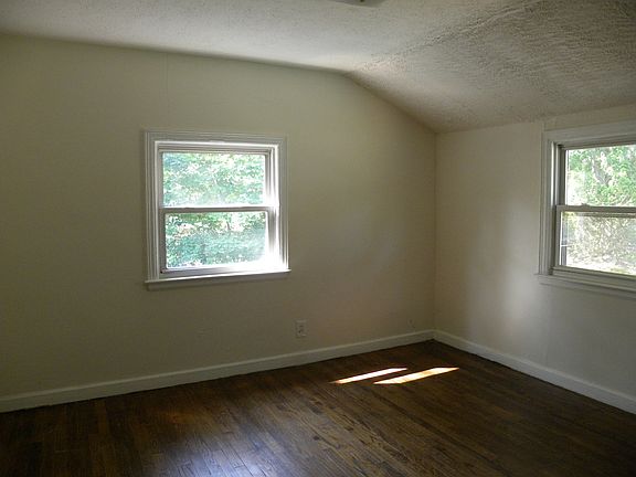 5th image of 50 Campbell St