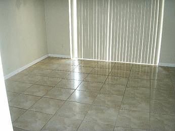 3rd image of 1450 NE 191st St APT 304