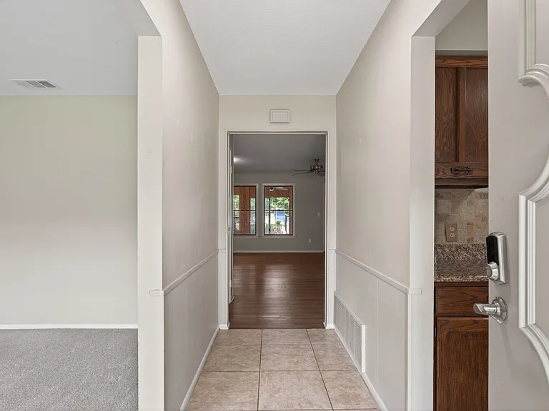 4202 Indian Creek Ct — Photo 7