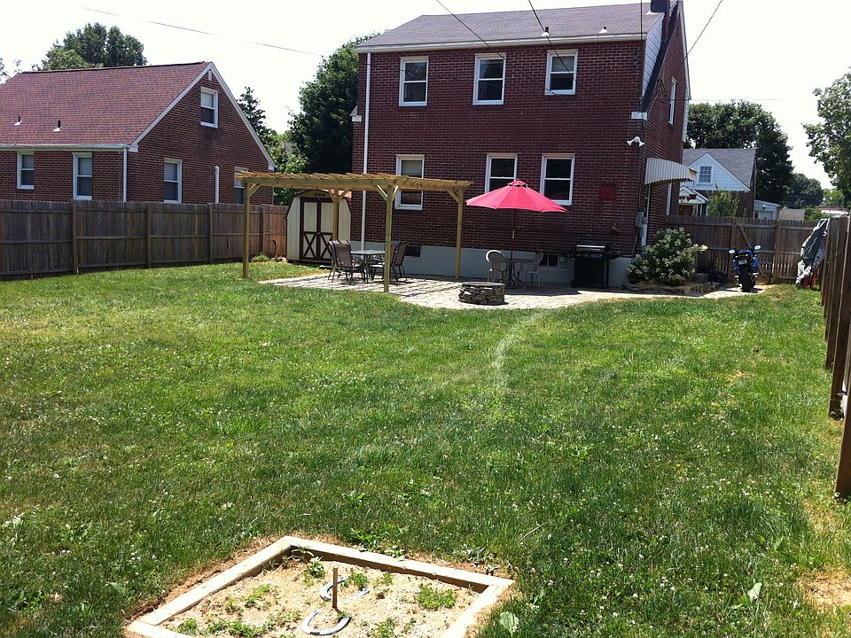 2nd image of 1261 Troxell St