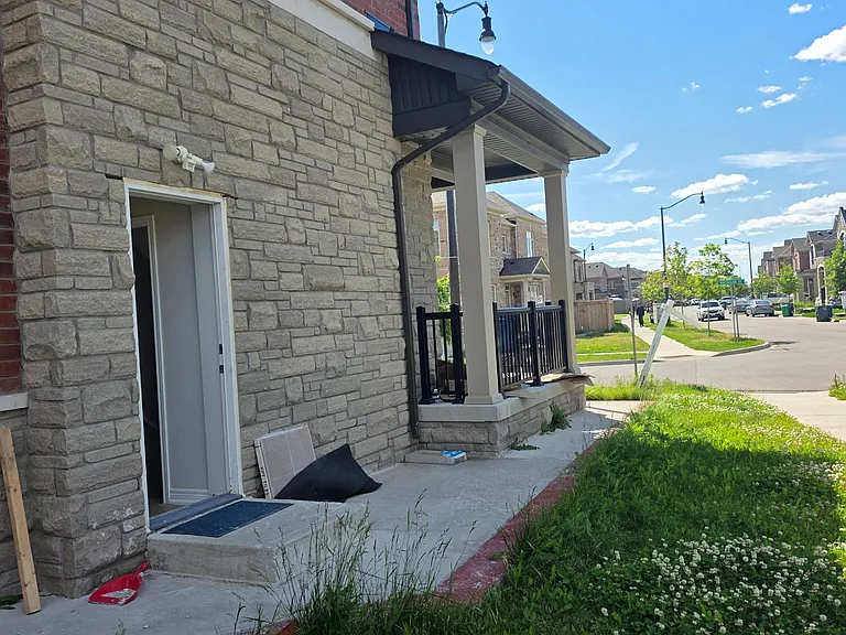 2 Bachelor St — Photo 2