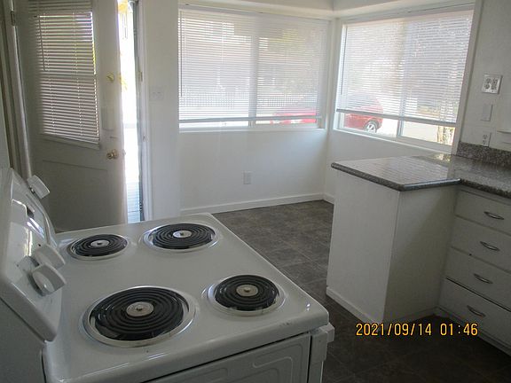 3rd image of 975 4th St