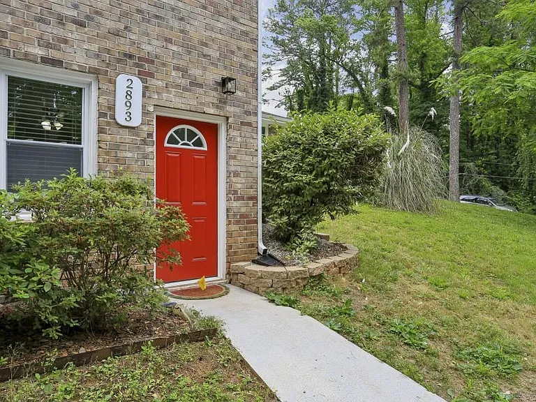 2893 White Oak Dr — Photo 8
