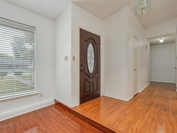 4th image of 1813 Richland Dr