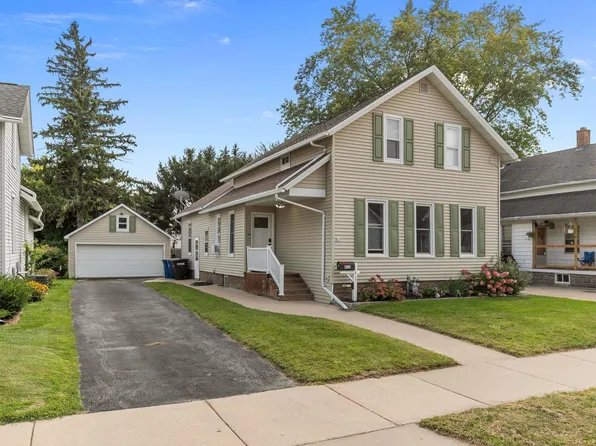 413 W 12th Ave, Oshkosh, WI 54902
