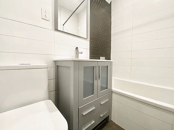 5th image of 345 Convent Ave APT 1A