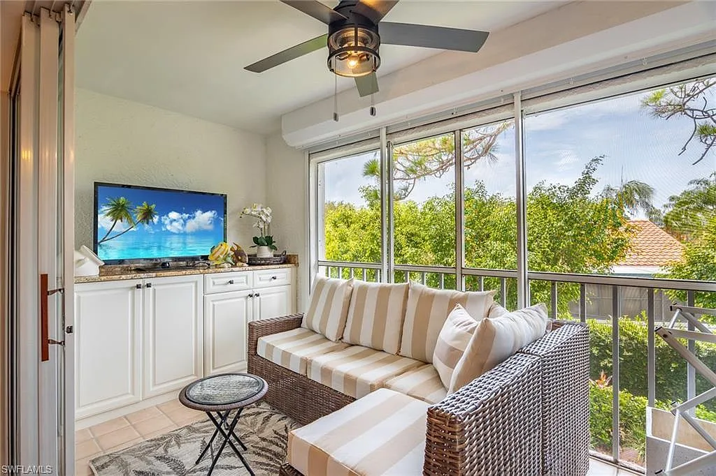 2 bed, 2.0 bath, 1179 sqft, $3,500 — Photo 4