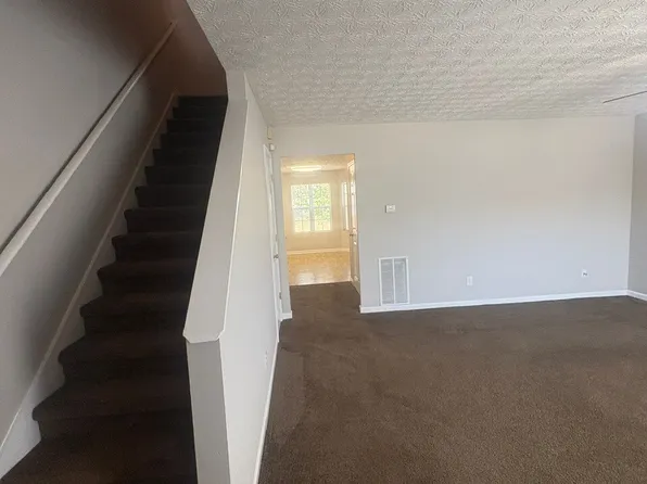 5863 Strathmoor Manor Cir, Lithonia, GA 30058
