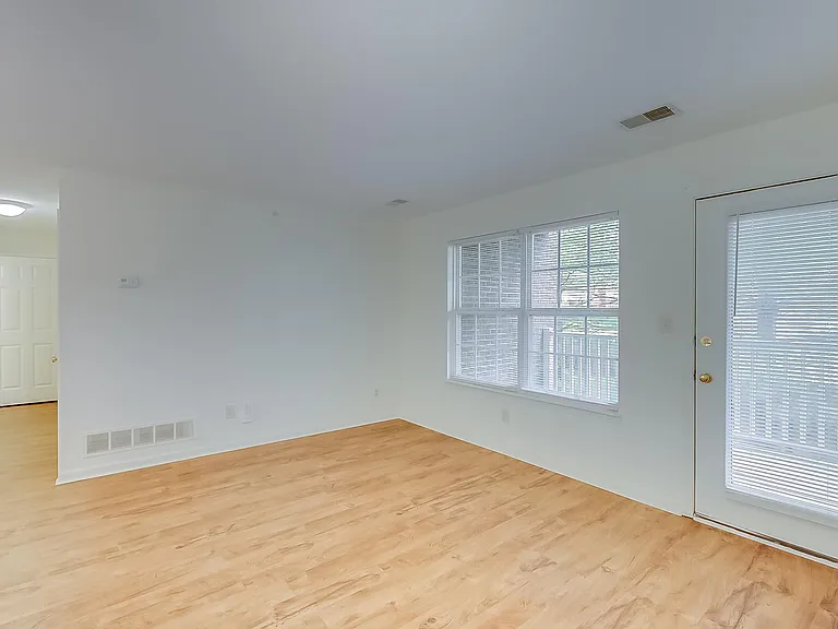 Forest Creek Apartments — Photo 43