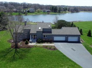 8273 Snaresbrook Rd, Roscoe, IL 61073