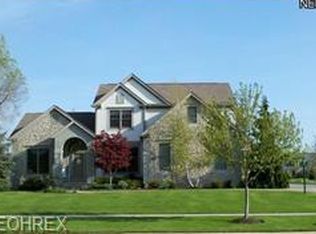225 Chadwick Dr, Aurora, OH 44202