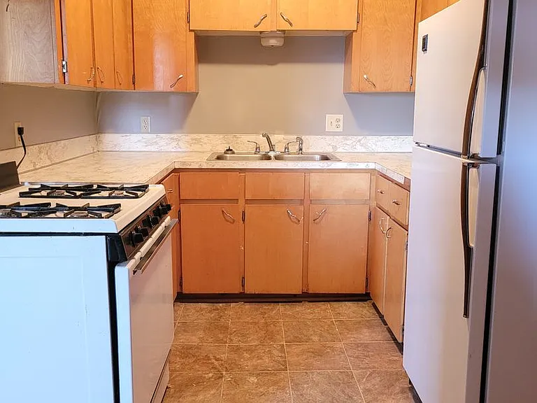 100 W Vinal St — Photo 13