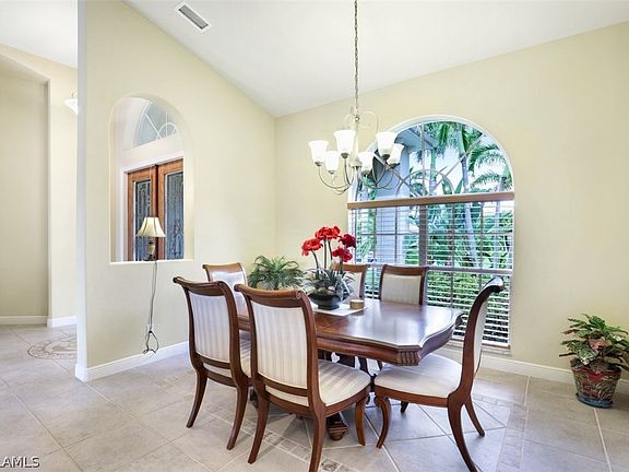 3rd image of 4130 SW 27th Ave