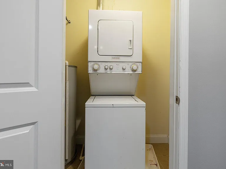 1940 N Gratz St #2 — Photo 4