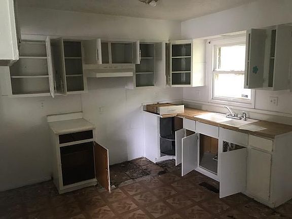 4th image of 4233 Cypress St