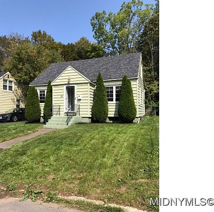 3rd image of 25 Woodlawn Ave E