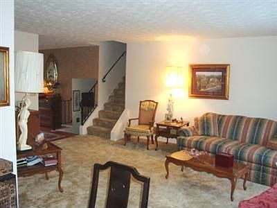 4th image of 1808 Southlawn Dr