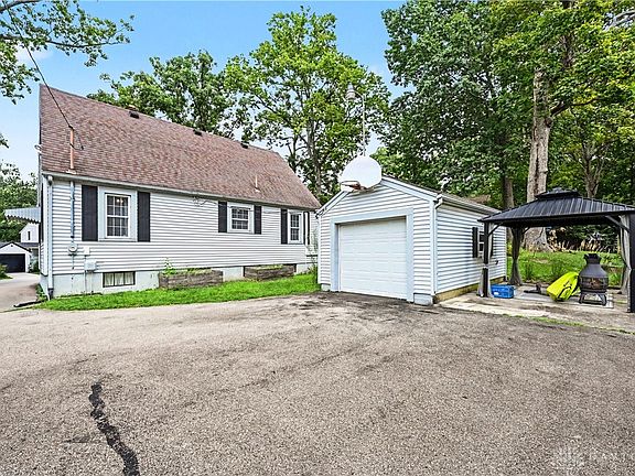 3rd image of 150 Thelma Ave