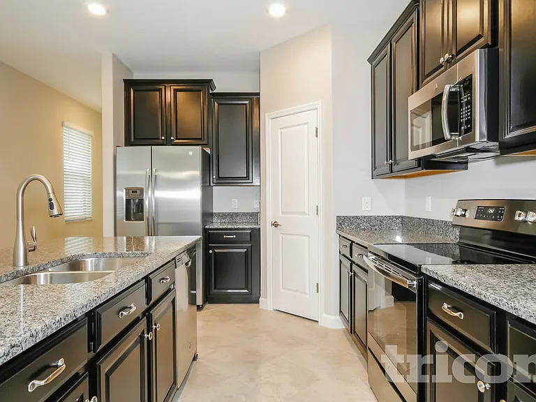 9735 Ivory Dr — Photo 5