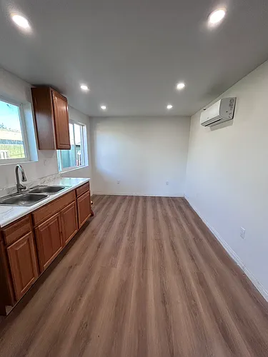 9403 Kalmia St Photo 1