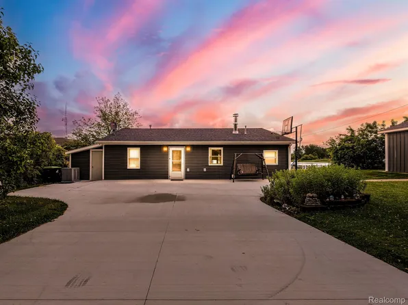 4727 Arden Park Dr, Silverwood, MI 48760