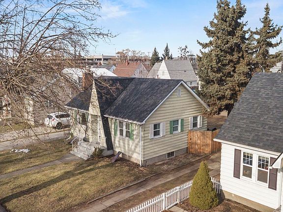 5th image of 407 E Hoffman Ave