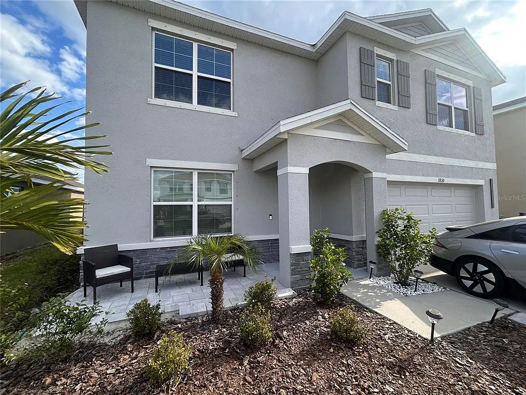 5 bed, 3.0 bath, 2605 sqft, $3,450 — Photo 2