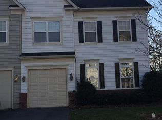 215 Quinton Oaks Cir, Stephens City, VA 22655