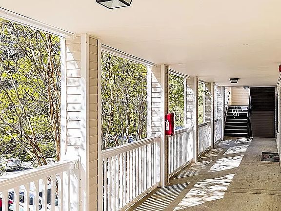 3rd image of 1801 Trailwood Heights Ln Unit 202