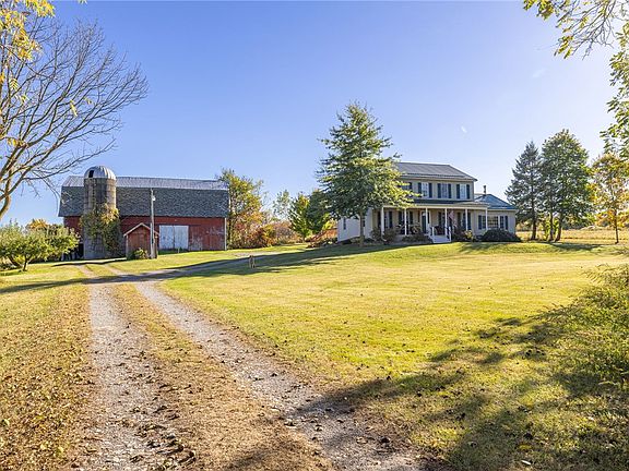 3rd image of 1950 Dow Rd