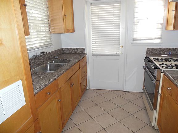 4th image of 415 W Alameda Ave