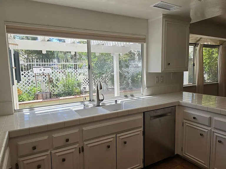 398 N Brook Glen Ln — Photo 17
