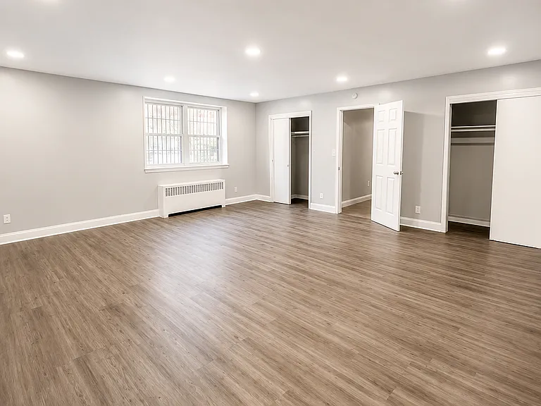 585-586 Elizabeth Ave #305 — Photo 3