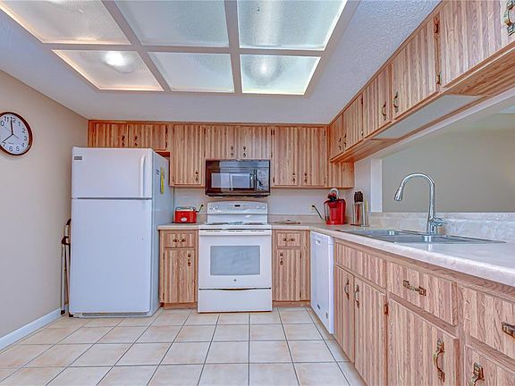 4th image of 38235 BOXWOOD DRIVE #38235
