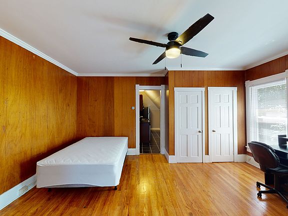 3rd image of 107 Comstock Ave APT 3
