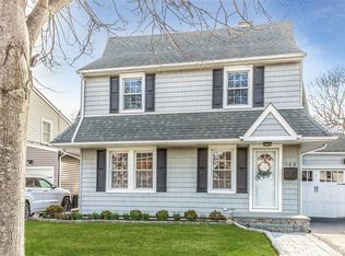 168 Argyle Rd, Garden City, NY 11530