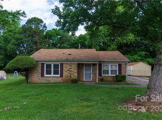 300 E Arrowood Rd, Charlotte, NC 28217