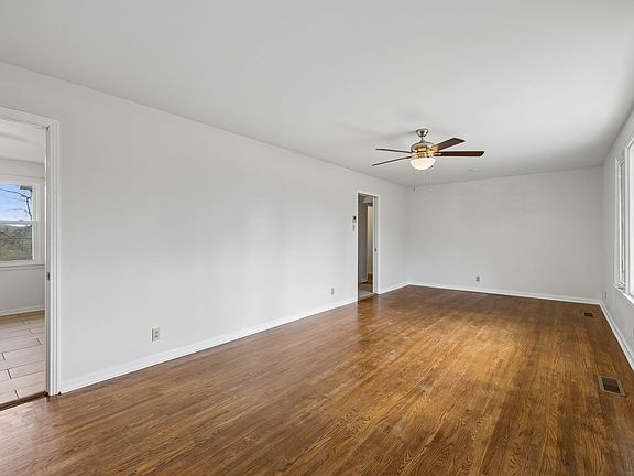 3rd image of 913 Branch Rd